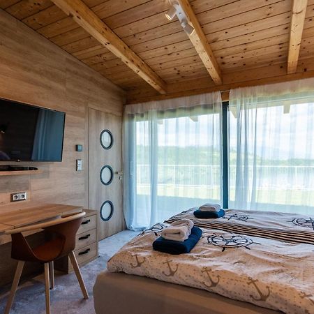Hotel Marina Liptov Pri Liptovskej Mare Bobrovník Esterno foto