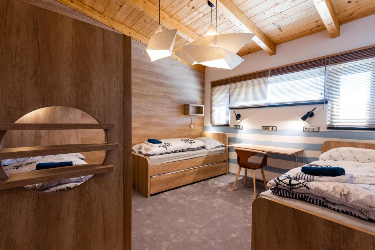 Hotel Marina Liptov Pri Liptovskej Mare Bobrovník Esterno foto
